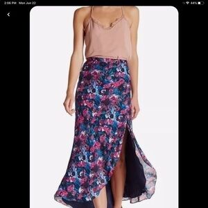 Haute Hippe High low flower skirt